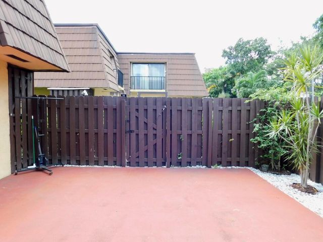 4155 Turnberry Circle 29, Lake Worth, FL 33467
