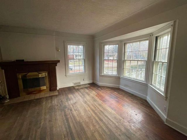 16 Devonshire Road, Pleasant Ridge, MI 48069