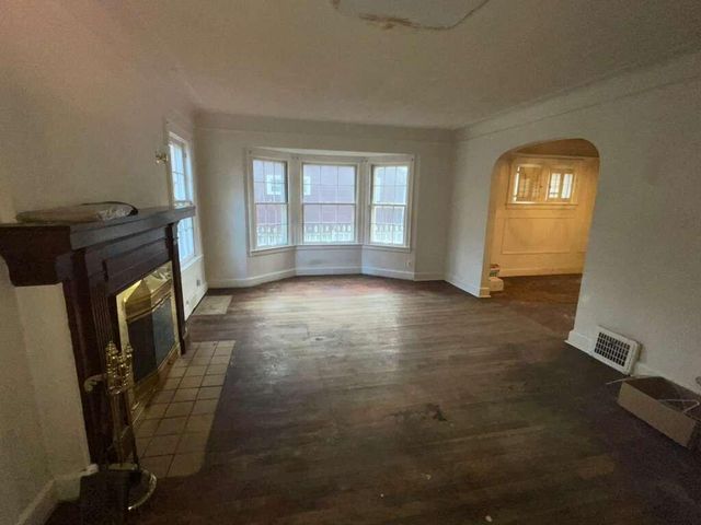 16 Devonshire Road, Pleasant Ridge, MI 48069