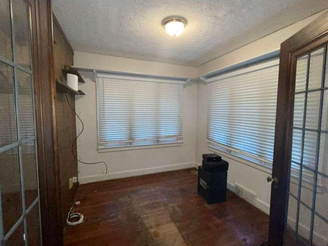 16 Devonshire Road, Pleasant Ridge, MI 48069