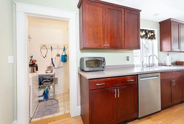 15 Monroe Street, Shrewsbury, MA 01545