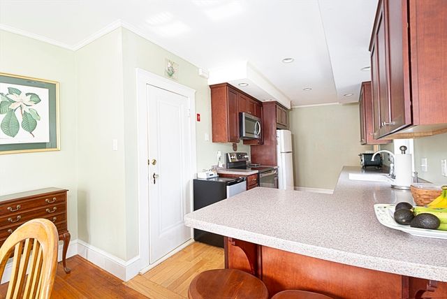 15 Monroe Street, Shrewsbury, MA 01545