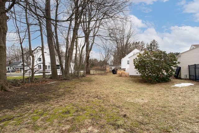 15 Monroe Street, Shrewsbury, MA 01545