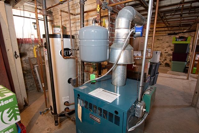 15 Monroe Street, Shrewsbury, MA 01545