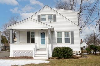 15 Monroe Street, Shrewsbury, MA 01545