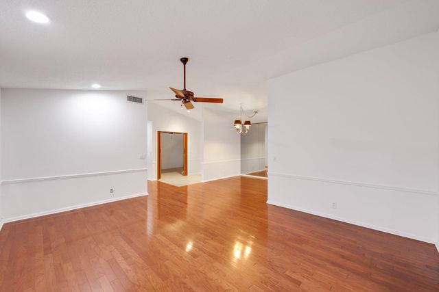 61 N Ironwood Way, Palm Beach Gardens, FL 33418