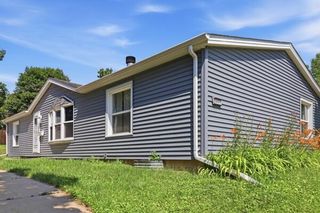2451 S 92nd STREET, West Allis, WI 53227