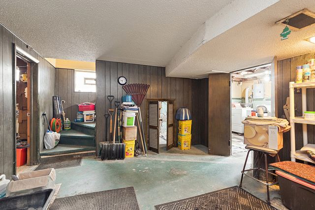 9635 S Francisco Avenue, Evergreen Park, IL 60805