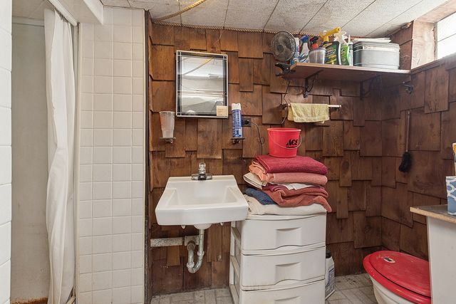 9635 S Francisco Avenue, Evergreen Park, IL 60805