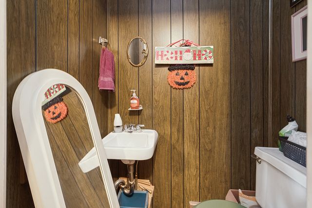 9635 S Francisco Avenue, Evergreen Park, IL 60805