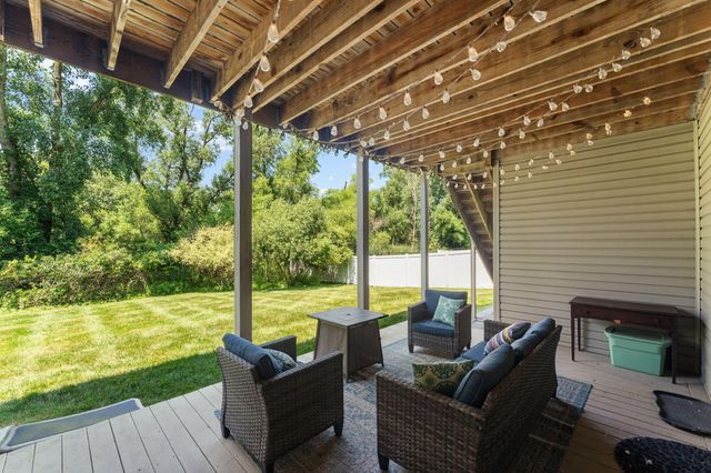 12612 Marsh Landing Pkwy, Cedar Lake, IN 46303