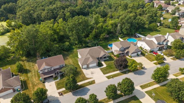 12612 Marsh Landing Pkwy, Cedar Lake, IN 46303