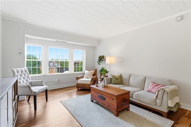 5825 5th Ave 201, Shadyside, PA 15232
