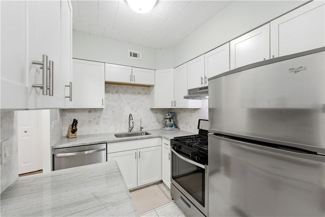 5825 5th Ave 201, Shadyside, PA 15232