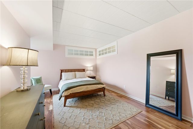 5825 5th Ave 201, Shadyside, PA 15232
