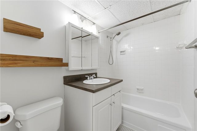 5825 5th Ave 201, Shadyside, PA 15232