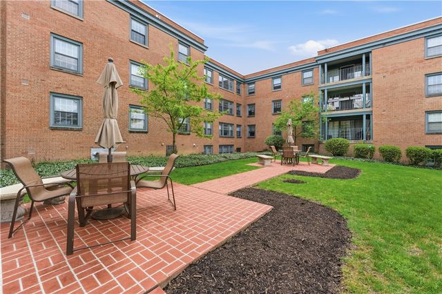 5825 5th Ave 201, Shadyside, PA 15232