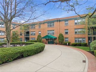 5825 5th Ave 201, Shadyside, PA 15232