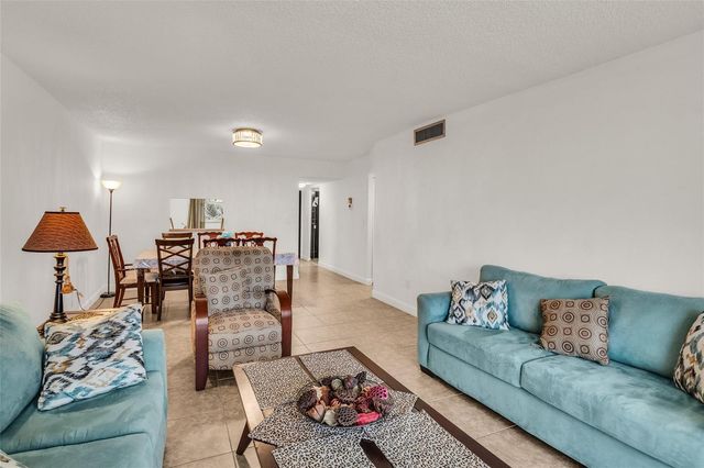 2840 Somerset Drive 403, Lauderdale Lakes, FL 33311
