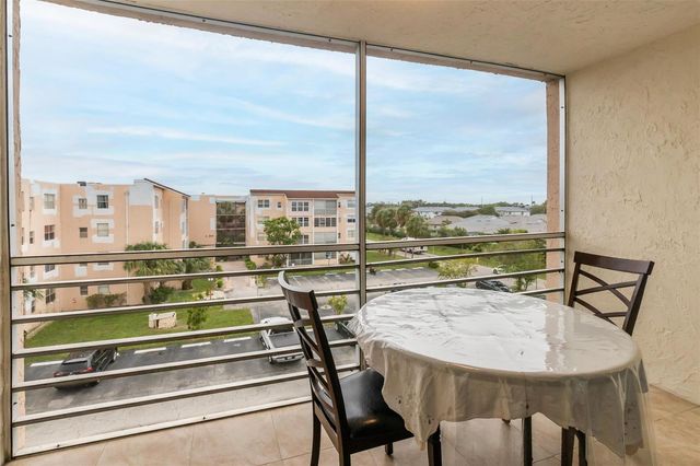 2840 Somerset Drive 403, Lauderdale Lakes, FL 33311