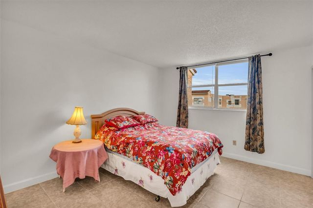 2840 Somerset Drive 403, Lauderdale Lakes, FL 33311