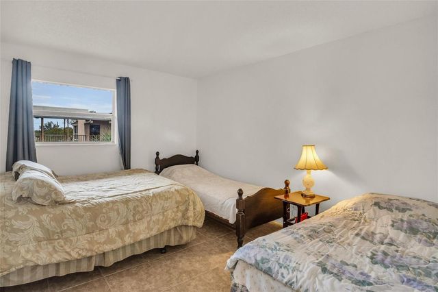 2840 Somerset Drive 403, Lauderdale Lakes, FL 33311