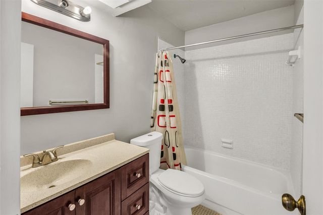 2840 Somerset Drive 403, Lauderdale Lakes, FL 33311