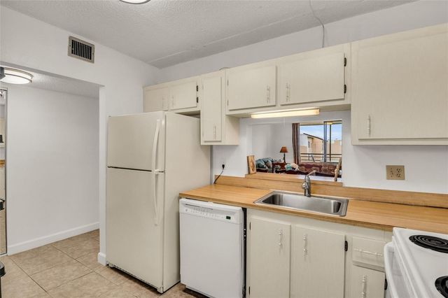 2840 Somerset Drive 403, Lauderdale Lakes, FL 33311