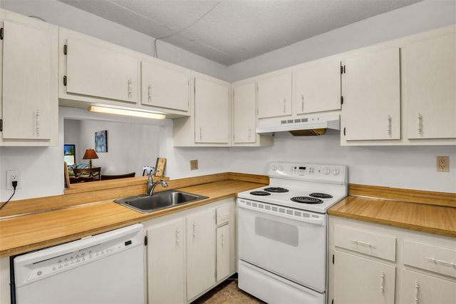 2840 Somerset Drive 403, Lauderdale Lakes, FL 33311