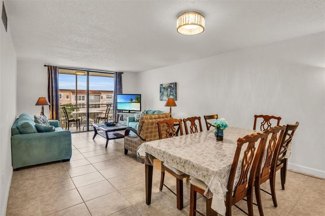 2840 Somerset Drive 403, Lauderdale Lakes, FL 33311