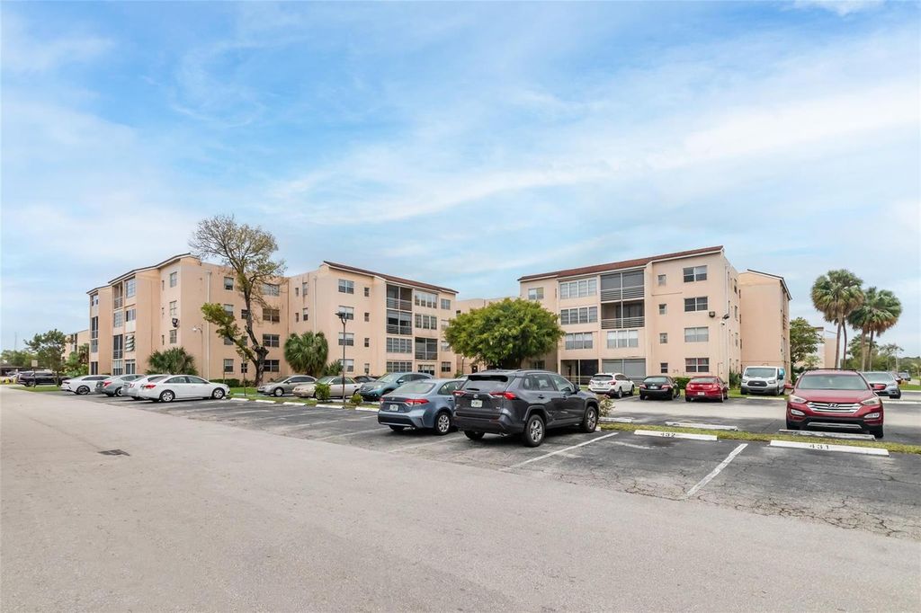 2840 Somerset Drive 403, Lauderdale Lakes, FL 33311