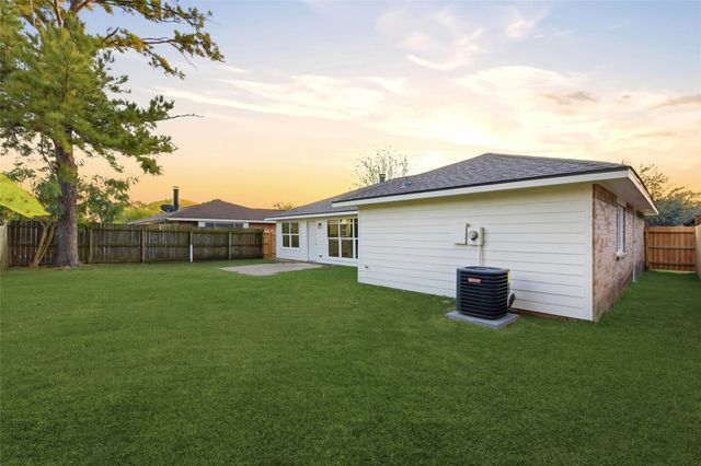 7414 Seminole Street, Baytown, TX 77521