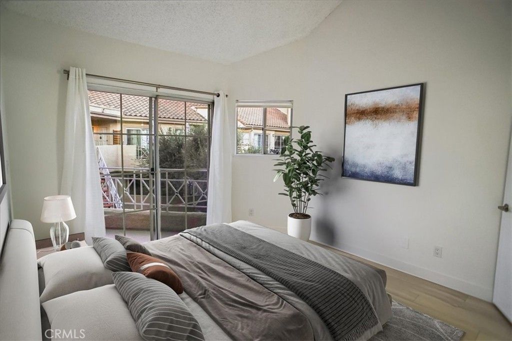 Image 10 of property listing at 23633 Del Monte 272, Valencia, CA 91355