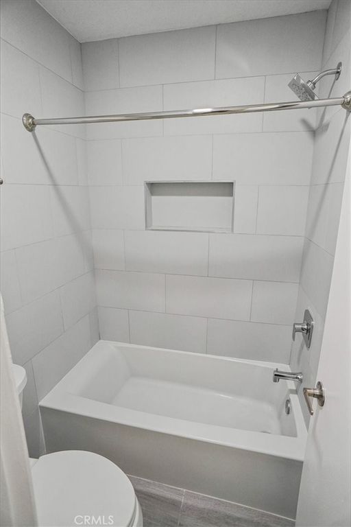 Image 17 of property listing at 23633 Del Monte 272, Valencia, CA 91355