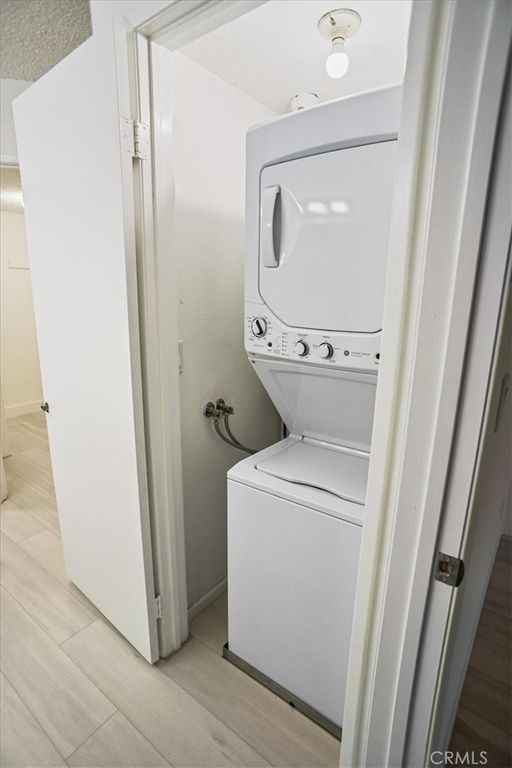 Image 20 of property listing at 23633 Del Monte 272, Valencia, CA 91355