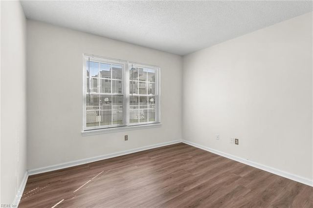 616 Shoreham Ct Apt 102, Virginia Beach, VA 23451