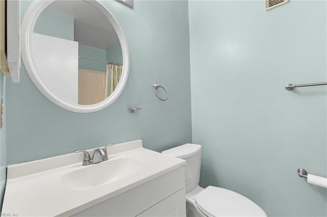 616 Shoreham Ct Apt 102, Virginia Beach, VA 23451