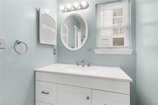 616 Shoreham Ct Apt 102, Virginia Beach, VA 23451