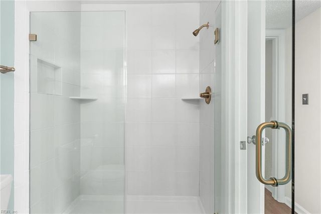 616 Shoreham Ct Apt 102, Virginia Beach, VA 23451