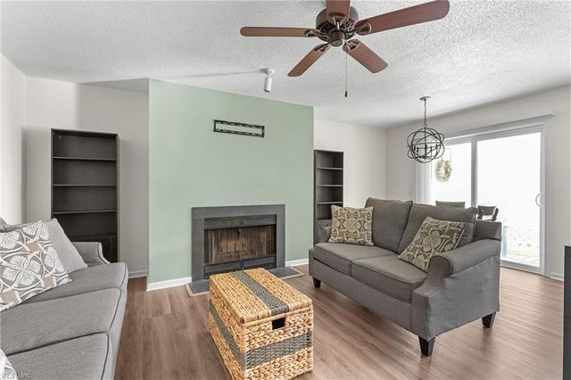 616 Shoreham Ct Apt 102, Virginia Beach, VA 23451