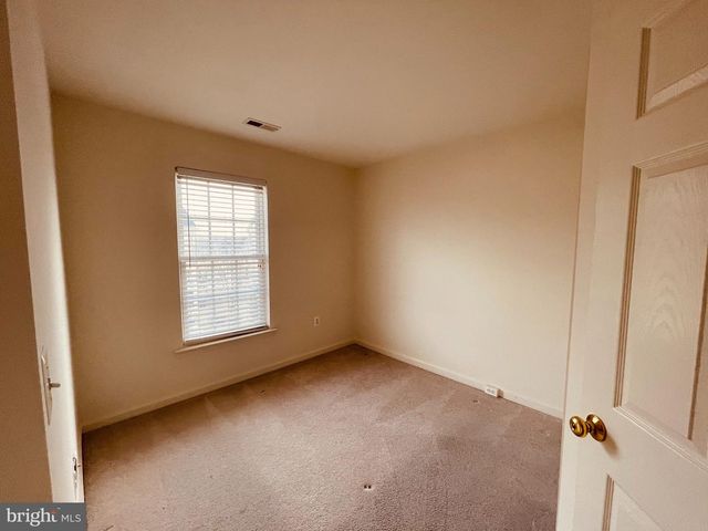 16802 SWEENEY LN, Woodbridge, VA 22191