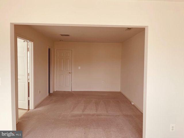 16802 SWEENEY LN, Woodbridge, VA 22191