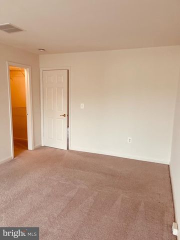 16802 SWEENEY LN, Woodbridge, VA 22191