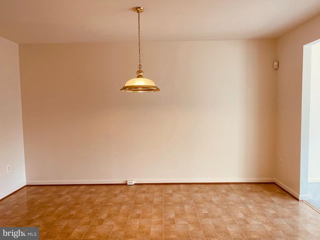 16802 SWEENEY LN, Woodbridge, VA 22191