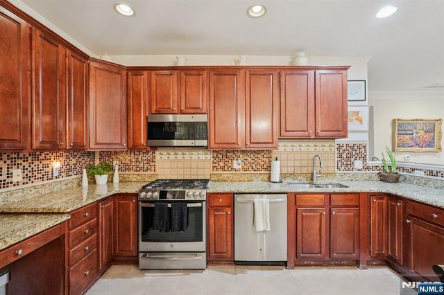 5203 Warrens Way, Wanaque, NJ 07465