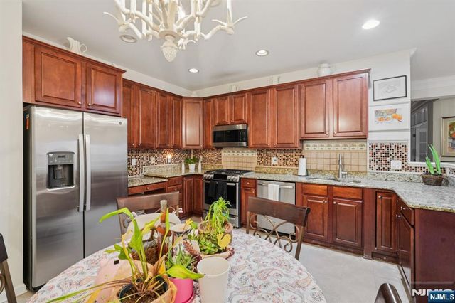 5203 Warrens Way, Wanaque, NJ 07465