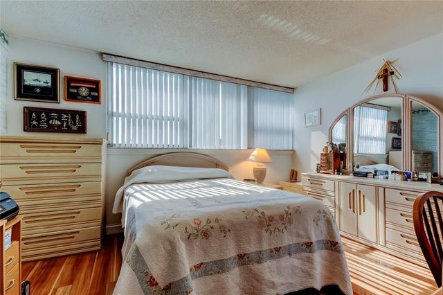 7465 BAY ISLAND DRIVE S 213, South Pasadena, FL 33707