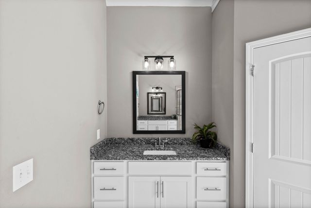 4350 Memory Ln, Adams, TN 37010