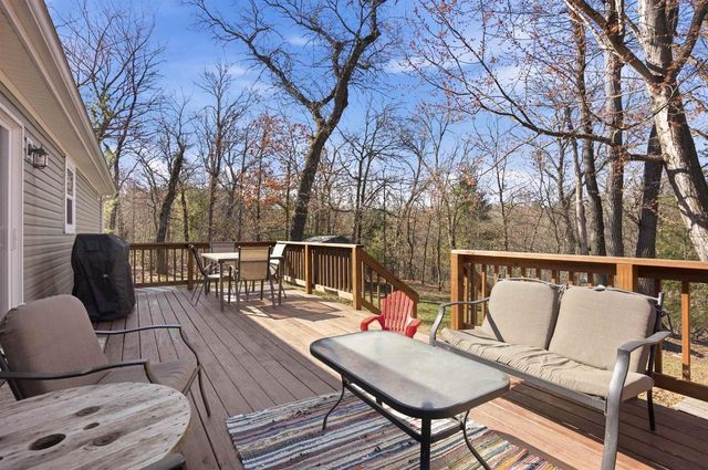 S1919 Whitetail Drive, Reedsburg, WI 53959