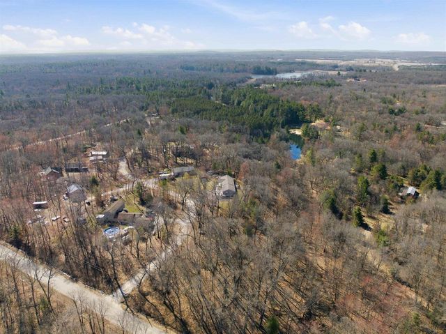 S1919 Whitetail Drive, Reedsburg, WI 53959